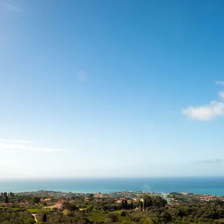 Ionian Mare Casa de Férias *